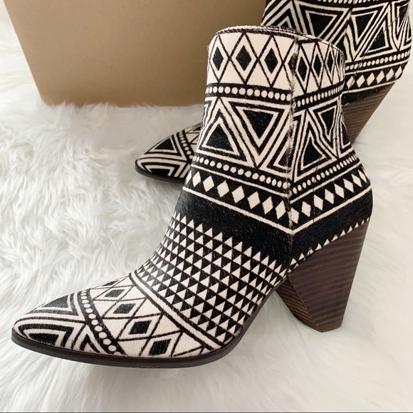 Lucky Brand Munsie Bootie - Picture 3 of 5